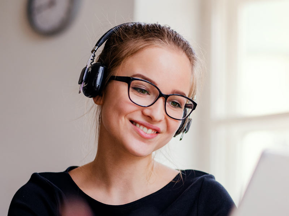 Hearable devices headphones earphones